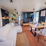 Botel Wohlfuehl-hausboot Elements Woma D13 *