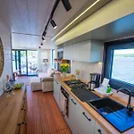 Wohlfuehl-hausboot Elements Woma D13 Botel *