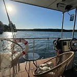 Botel Wohlfuehl-hausboot Elements Woma D13