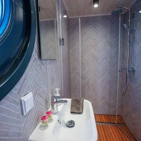 Wohlfuehl-hausboot Elements Woma D13 Fürstenberg-Havel