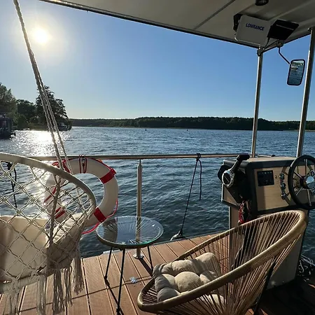 Wohlfuehl-hausboot Elements Woma D13 * Fürstenberg-Havel