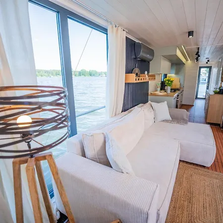 Wohlfuehl-hausboot Elements Woma D13 * Fürstenberg-Havel