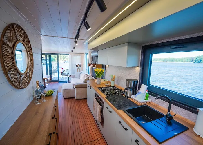 Wohlfuehl-hausboot Elements Woma D13 بوتيل Fürstenberg-Havel