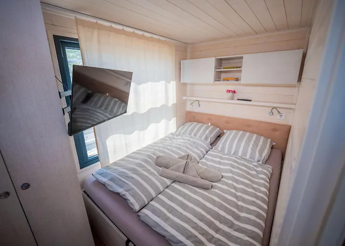 Wohlfuehl-hausboot Elements Woma D13