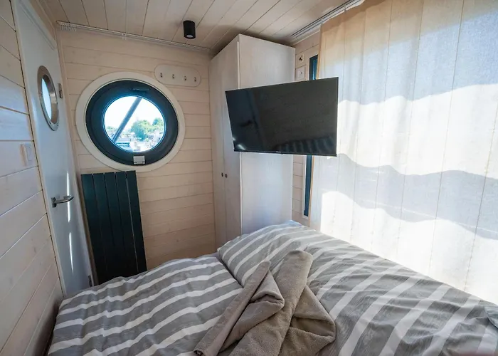 Wohlfuehl-hausboot Elements Woma D13 بوتيل Fürstenberg-Havel